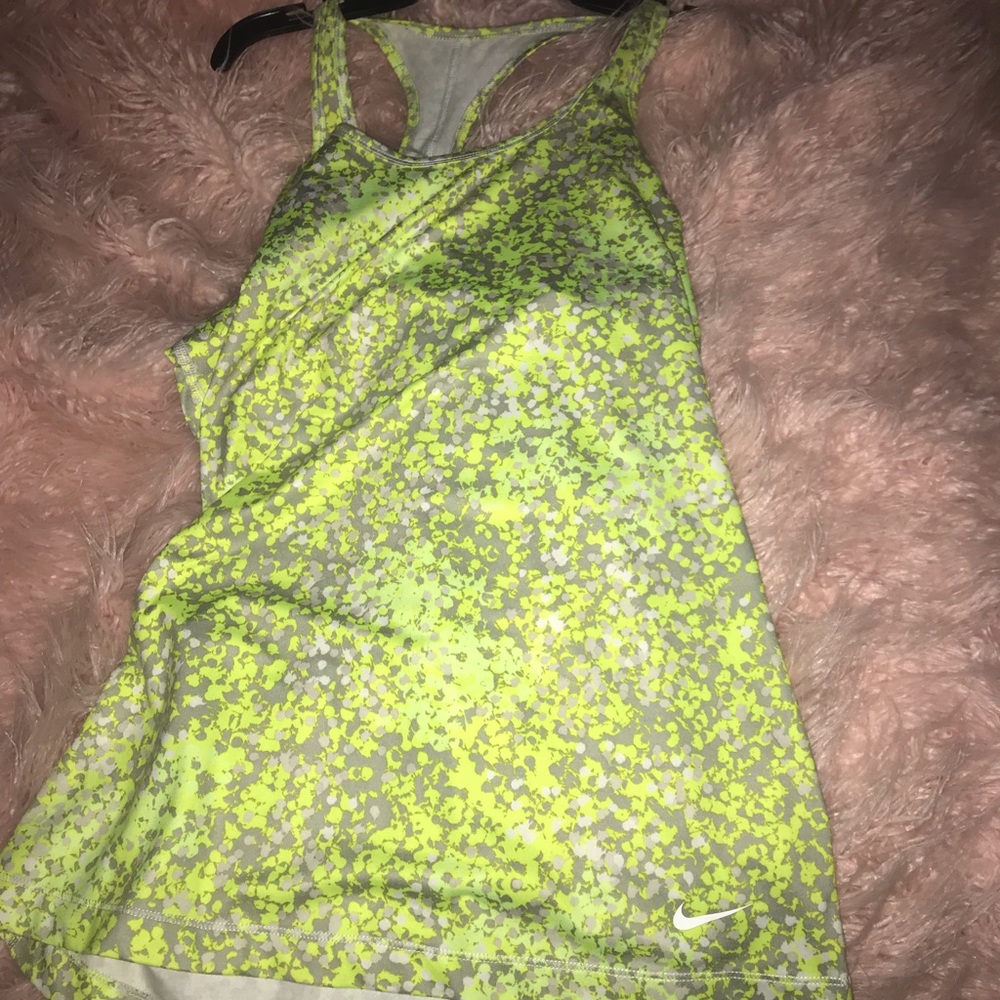 workout tank top